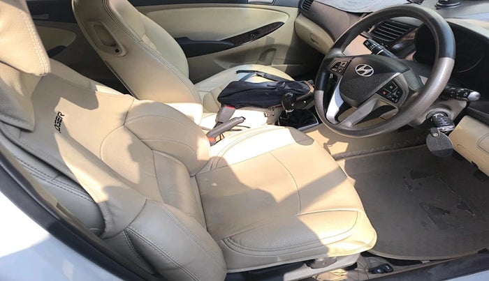 2016 Hyundai Verna 1.6 VTVT SX, Petrol, Manual, 1,07,688 km, interior