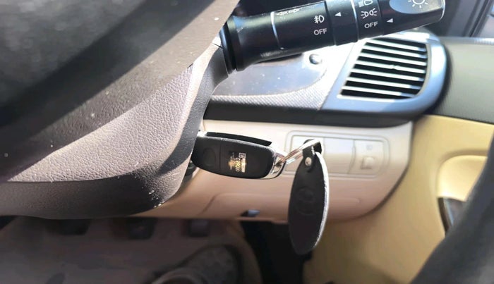 2016 Hyundai Verna 1.6 VTVT SX, Petrol, Manual, 1,07,688 km, interior