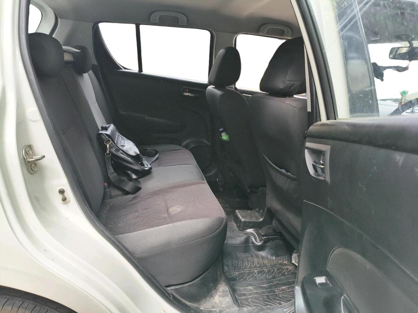 2017 Maruti Swift VXI O, Petrol, Manual, 75,990 km, interior