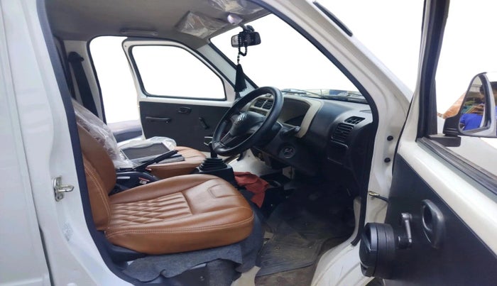 2023 Maruti Eeco 5 STR AC, Petrol, Manual, 13,877 km, interior