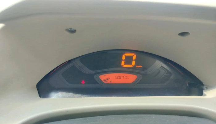 2023 Maruti Eeco 5 STR AC, Petrol, Manual, 13,877 km, interior