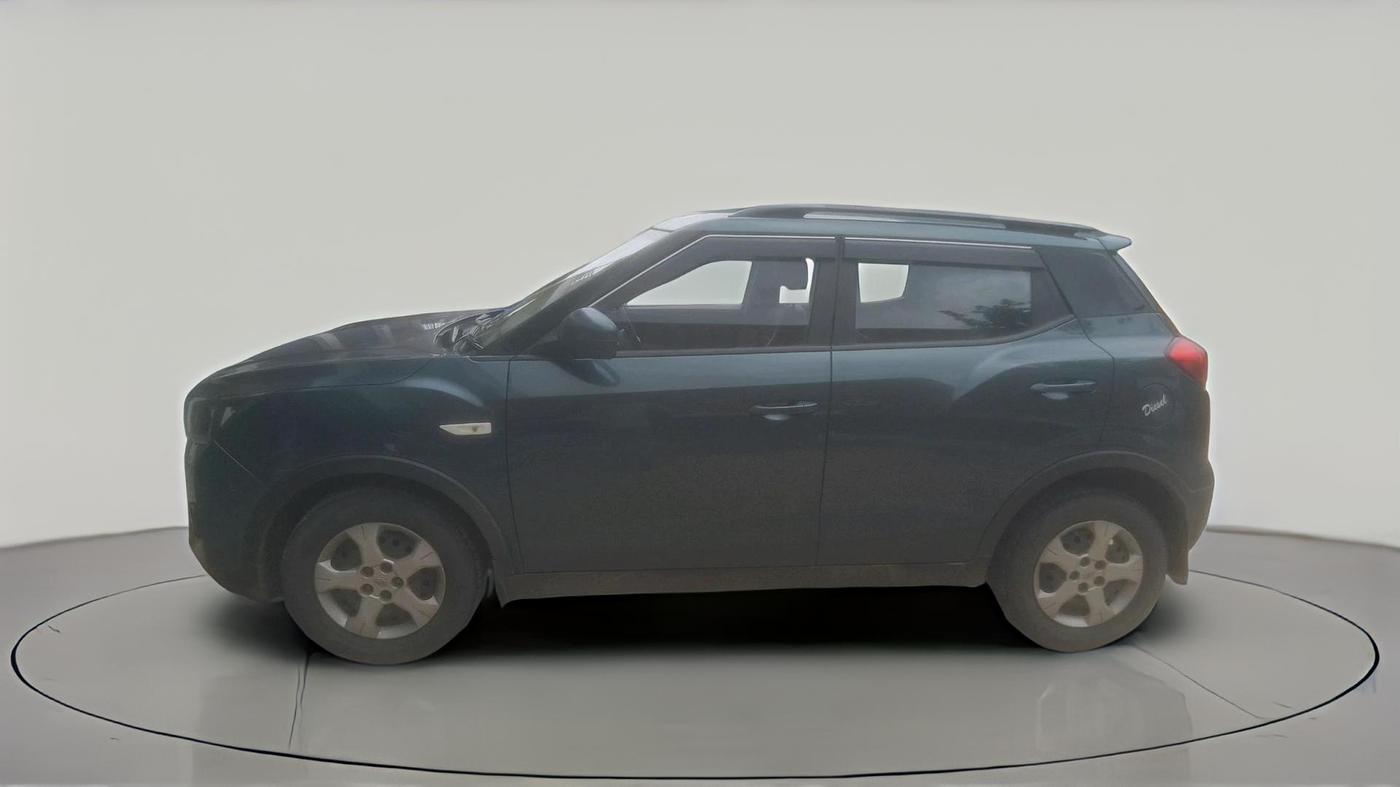 2021 Mahindra XUV300 W6 1.5 Diesel, Diesel, Manual, 1,09,226 km, exterior