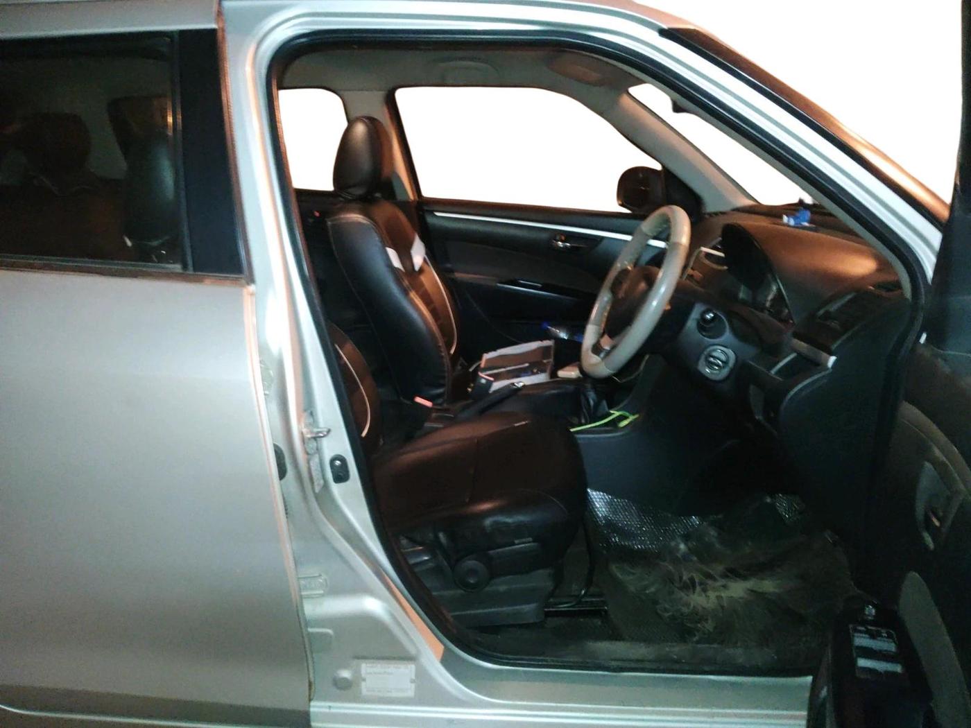 2014 Maruti Swift ZXI, Petrol, Manual, 76,860 km, interior