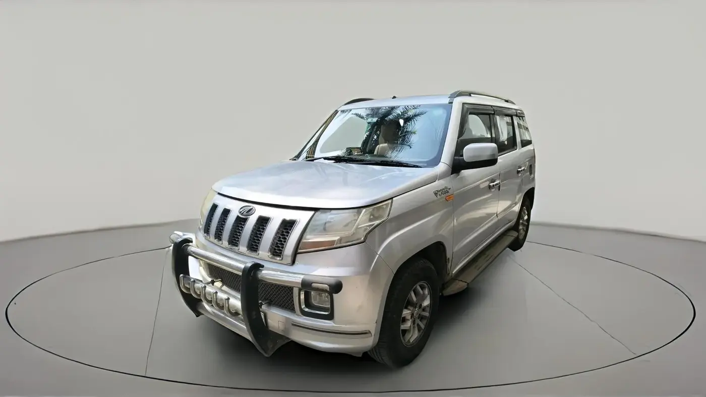 2017 Mahindra TUV300 T8 AMT, Diesel, Automatic, 2,30,849 km, exterior