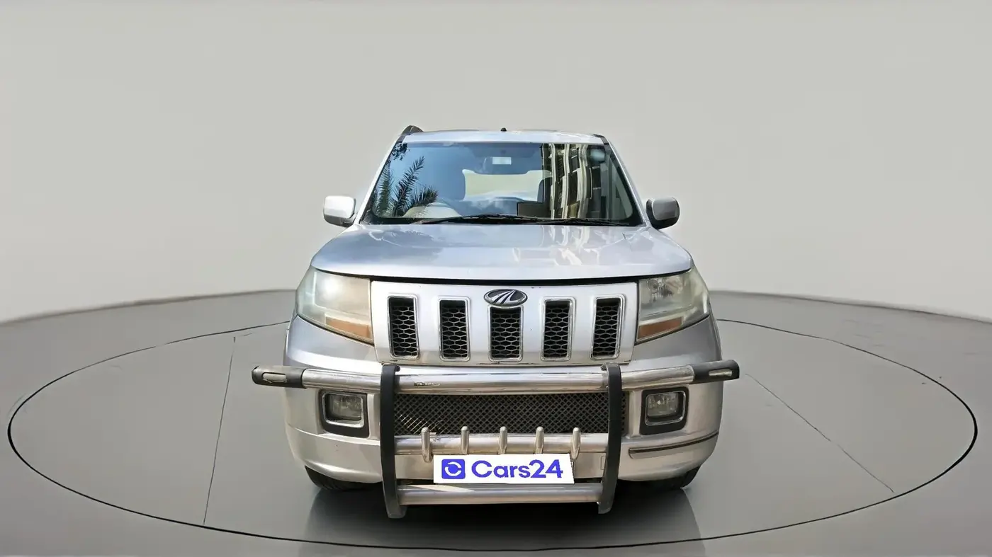 2017 Mahindra TUV300 T8 AMT, Diesel, Automatic, 2,30,849 km, exterior