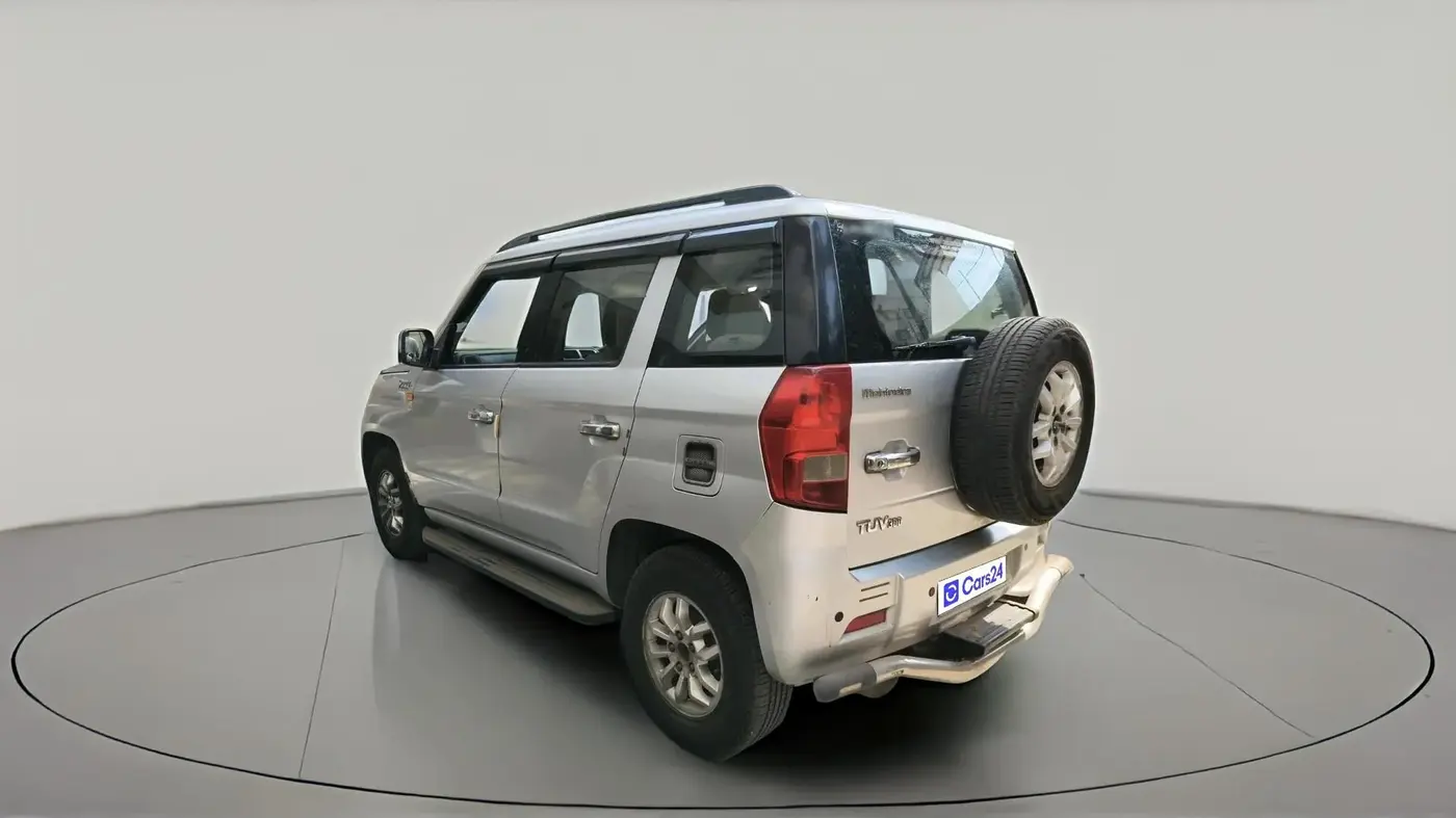 2017 Mahindra TUV300 T8 AMT, Diesel, Automatic, 2,30,849 km, exterior