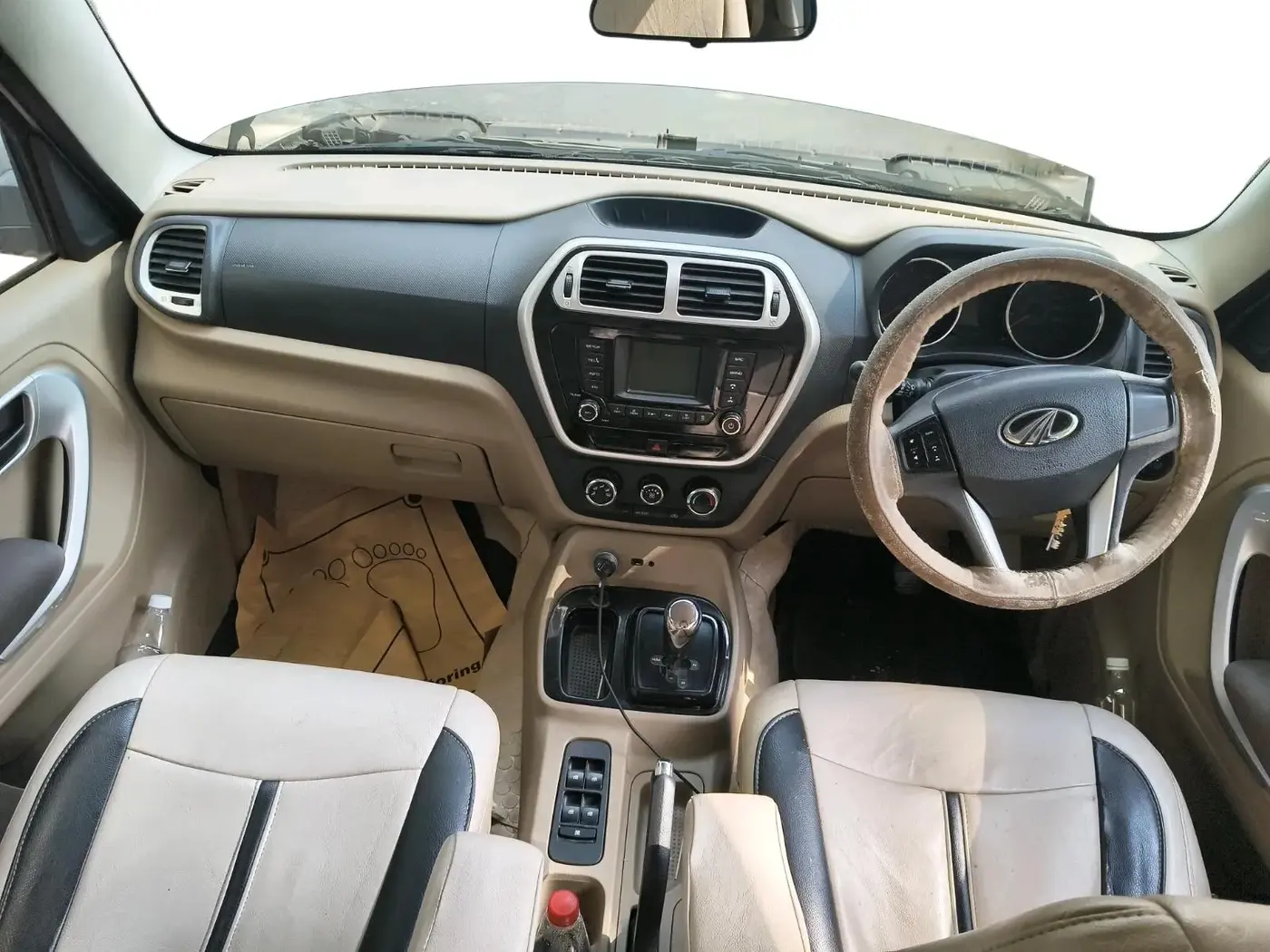 2017 Mahindra TUV300 T8 AMT, Diesel, Automatic, 2,30,849 km, interior