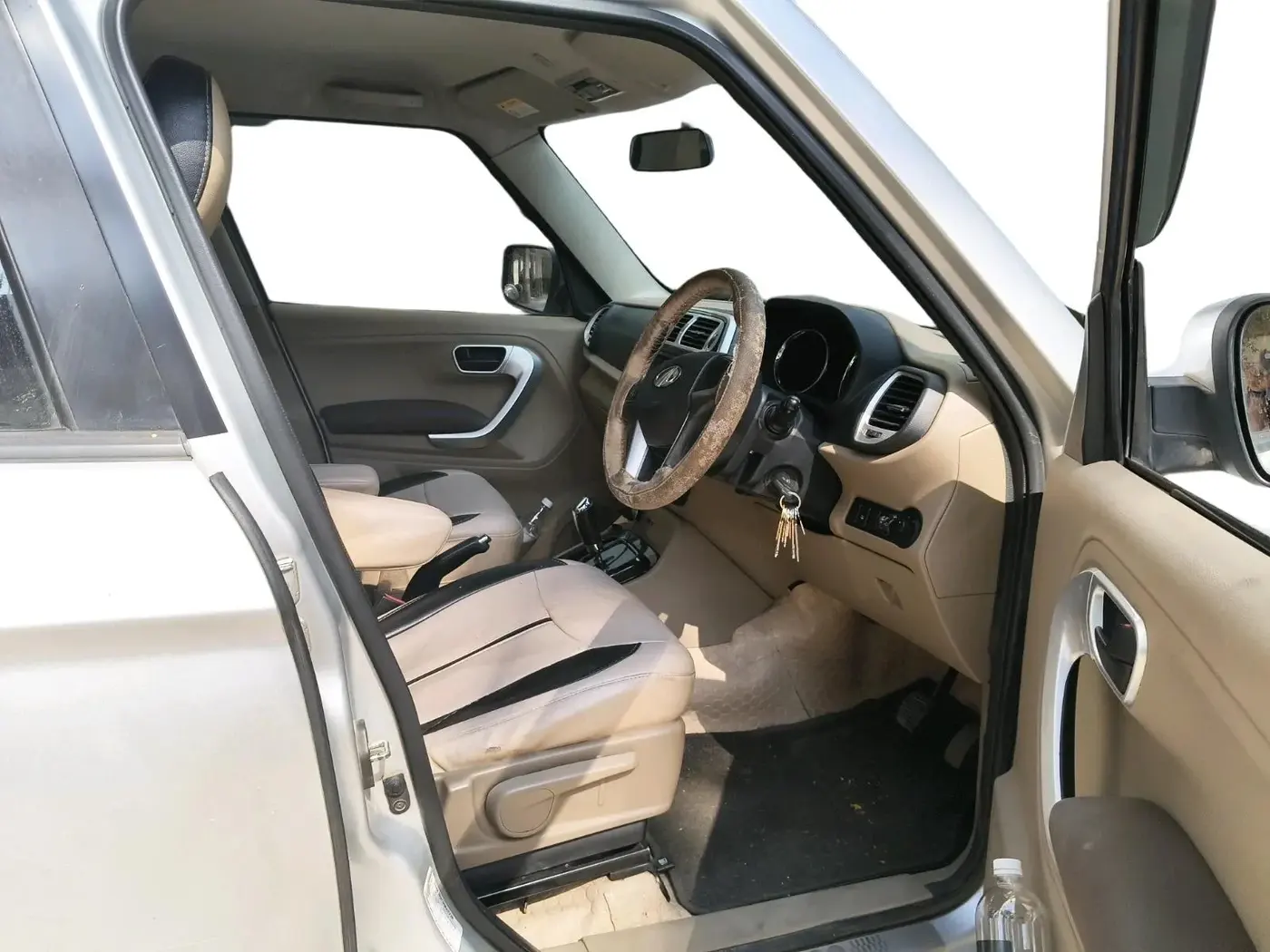 2017 Mahindra TUV300 T8 AMT, Diesel, Automatic, 2,30,849 km, interior