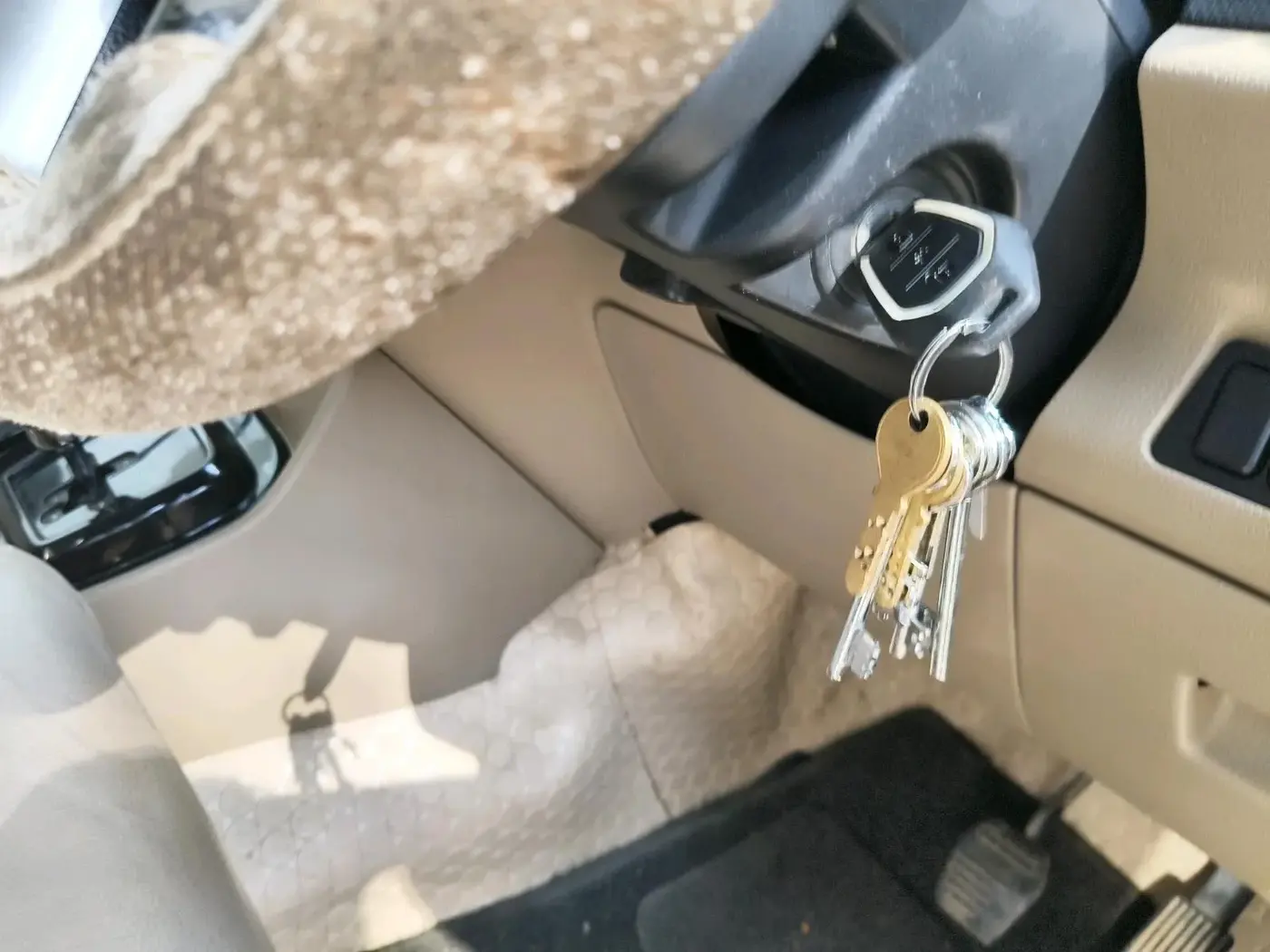 2017 Mahindra TUV300 T8 AMT, Diesel, Automatic, 2,30,849 km, interior