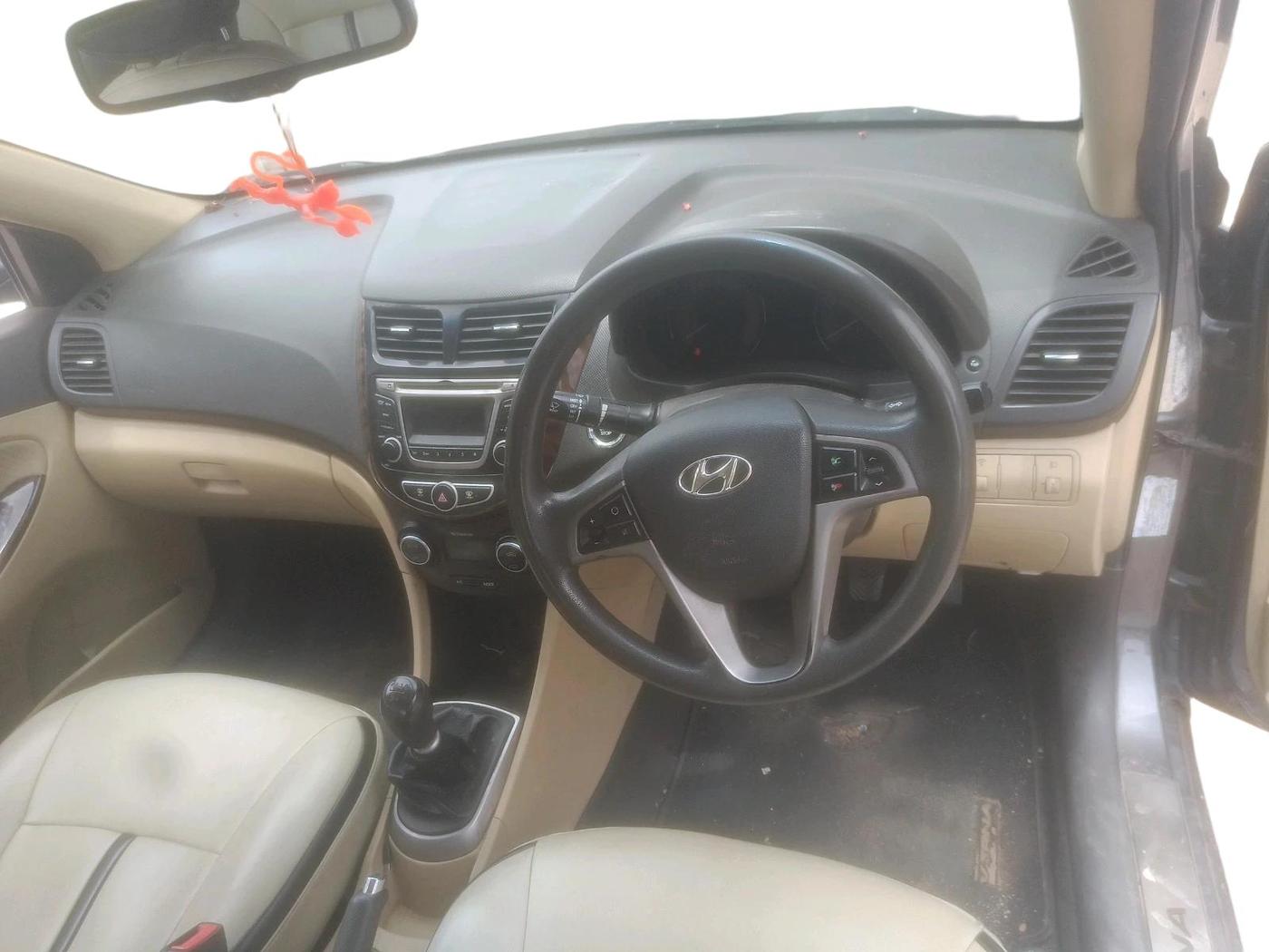 2015 Hyundai Verna FLUIDIC 4S 1.6 VTVT S(O), Petrol, Manual, 1,46,556 km, interior
