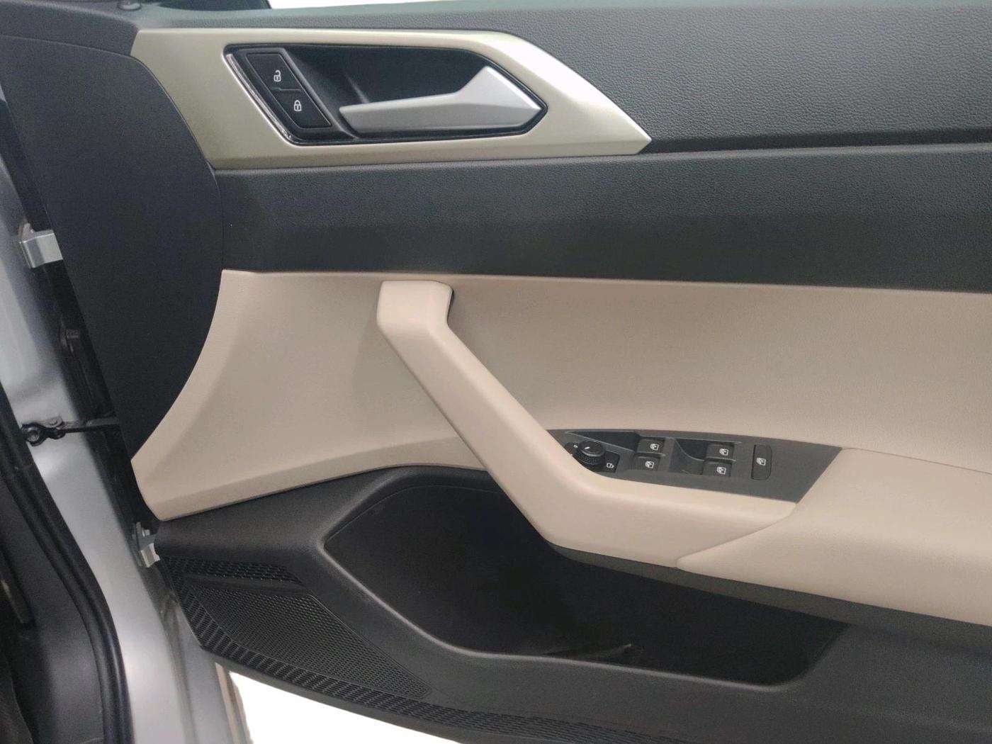 2025 Volkswagen VIRTUS TOPLINE TSI 1.0 AT, Petrol, Automatic, 11,392 km, interior