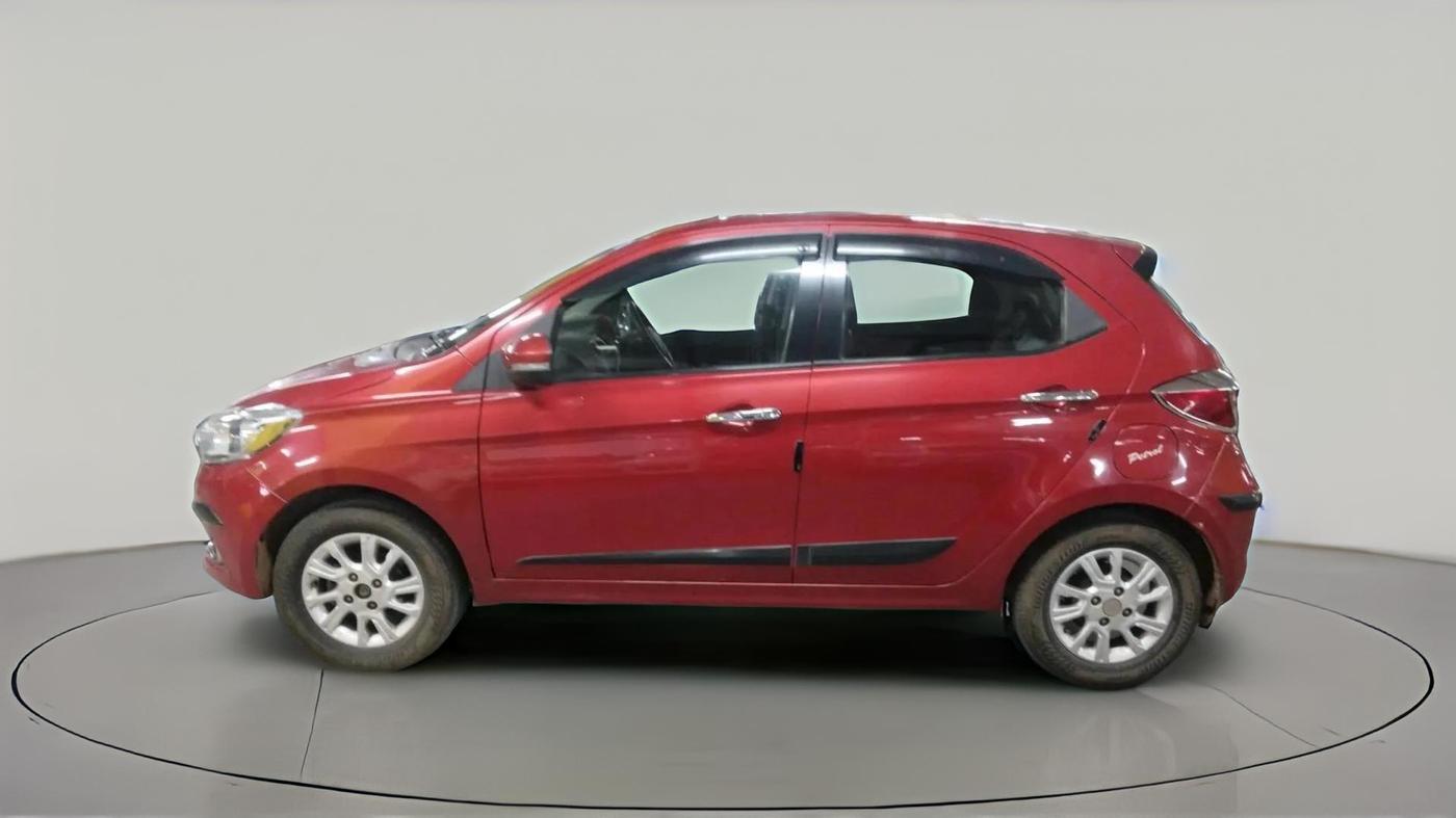 2017 Tata Tiago XZ PETROL, Petrol, Manual, 79,077 km, exterior