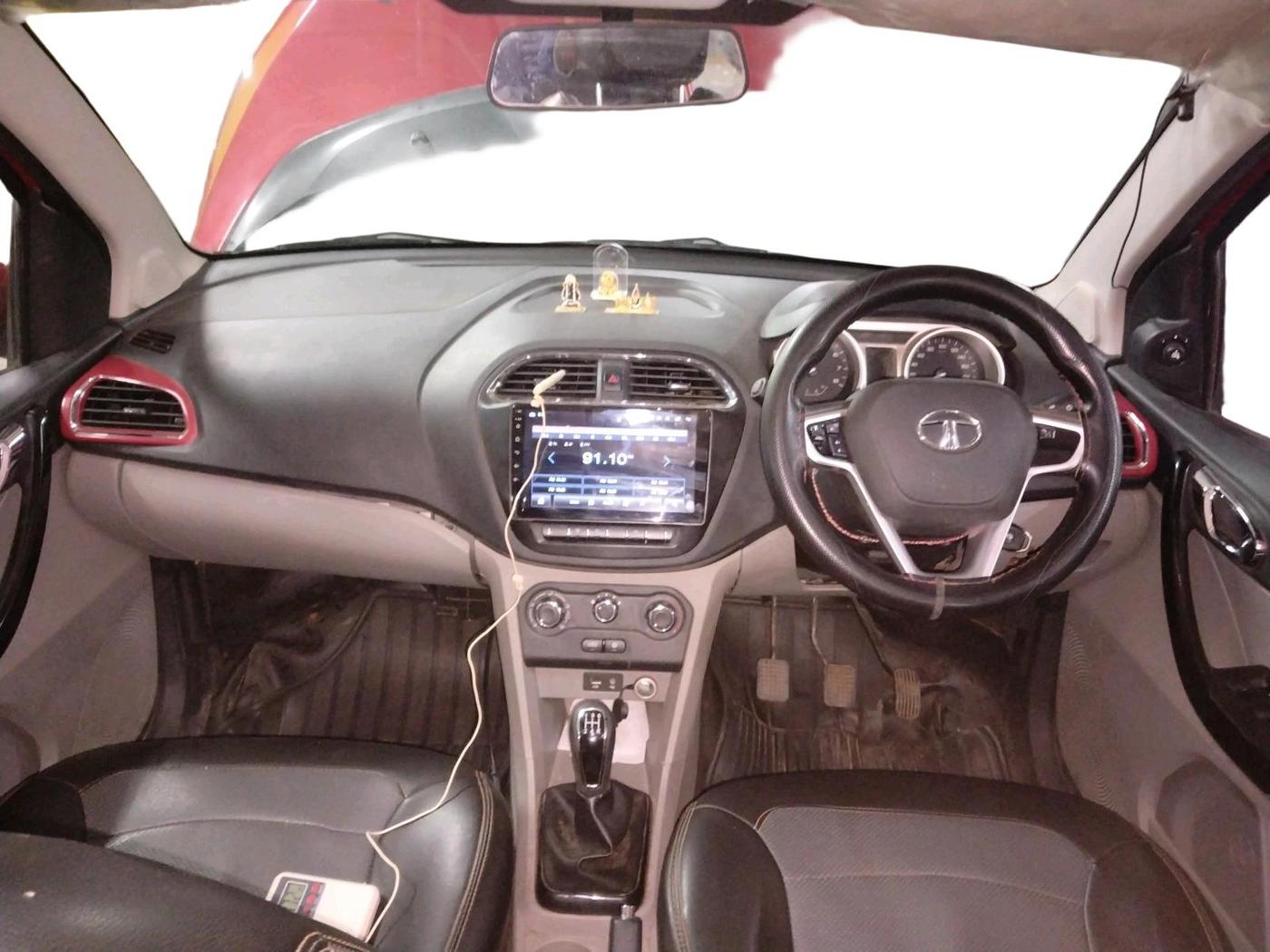 2017 Tata Tiago XZ PETROL, Petrol, Manual, 79,077 km, interior