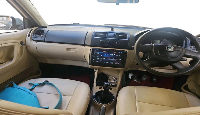 2011 Skoda Fabia ELEGANCE 1.6 MPI, Petrol, Manual, 1,72,131 km, interior