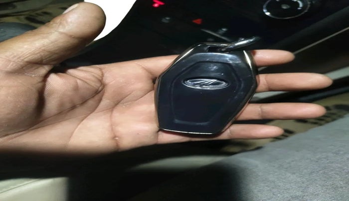 2015 Mahindra XUV500 W10, Diesel, Manual, 1,62,371 km, interior