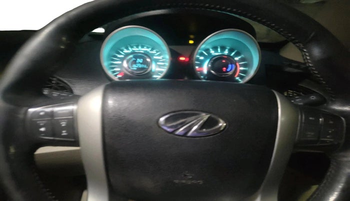 2015 Mahindra XUV500 W10, Diesel, Manual, 1,62,371 km, interior