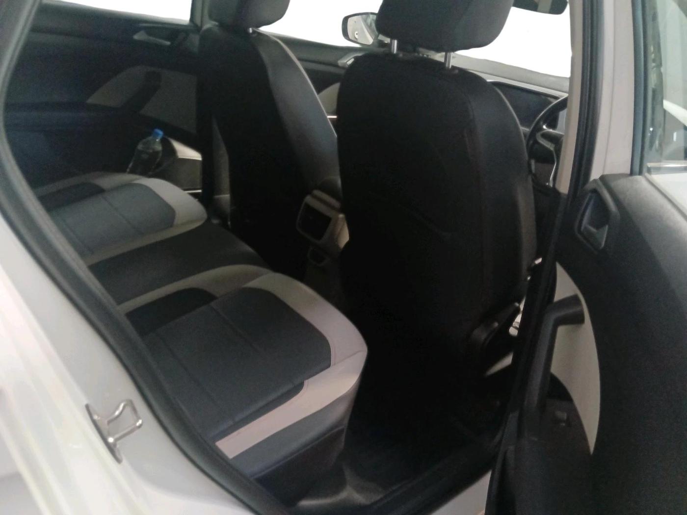 2023 Volkswagen TAIGUN  GT PLUS 1.5 TSI MT, Petrol, Manual, 32,938 km, interior