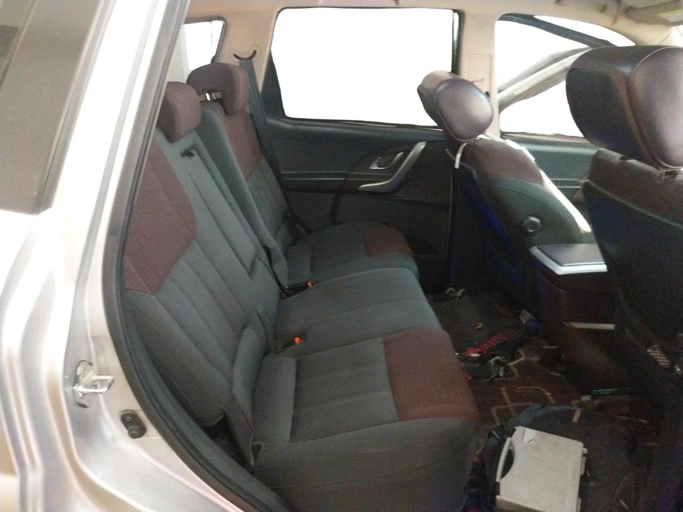 2015 Mahindra XUV500 W6, Diesel, Manual, 1,36,267 km, interior