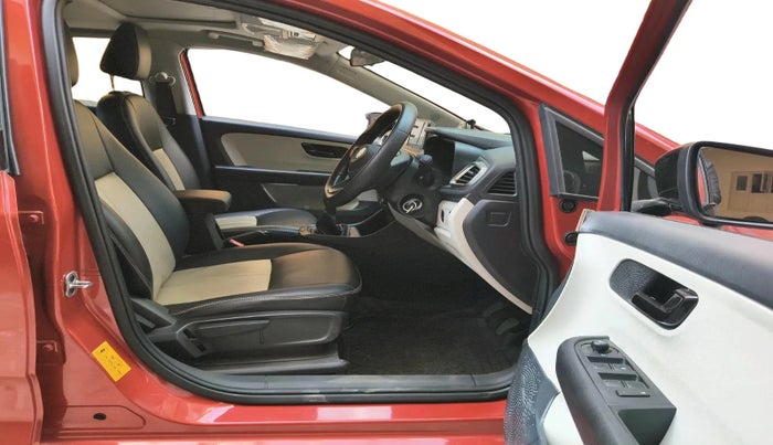 2025 Tata ALTROZ XM PLUS SUNROOF, Petrol, Manual, 12,664 km, interior