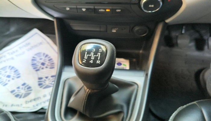 2025 Tata ALTROZ XM PLUS SUNROOF, Petrol, Manual, 12,664 km, interior