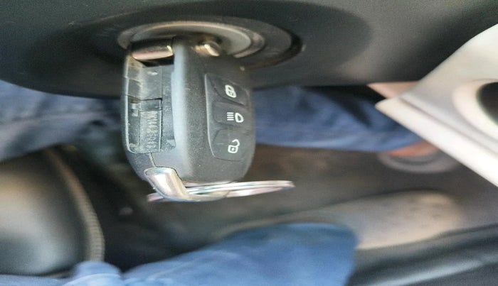 2025 Tata ALTROZ XM PLUS SUNROOF, Petrol, Manual, 12,664 km, interior