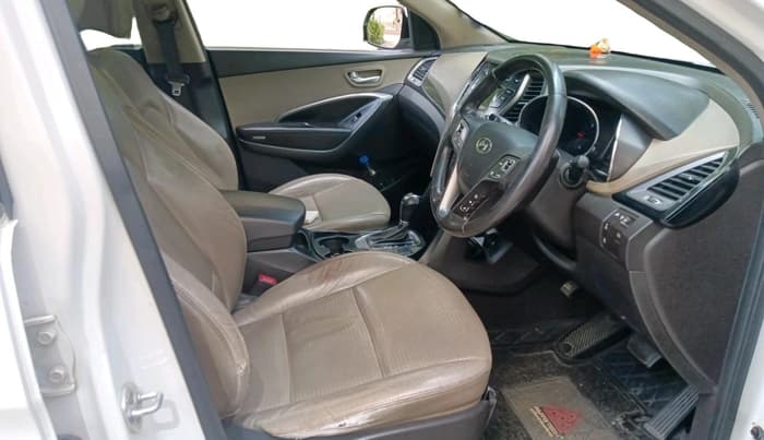 2014 Hyundai Santa Fe 4 WD AT, Diesel, Automatic, 1,46,889 km, interior