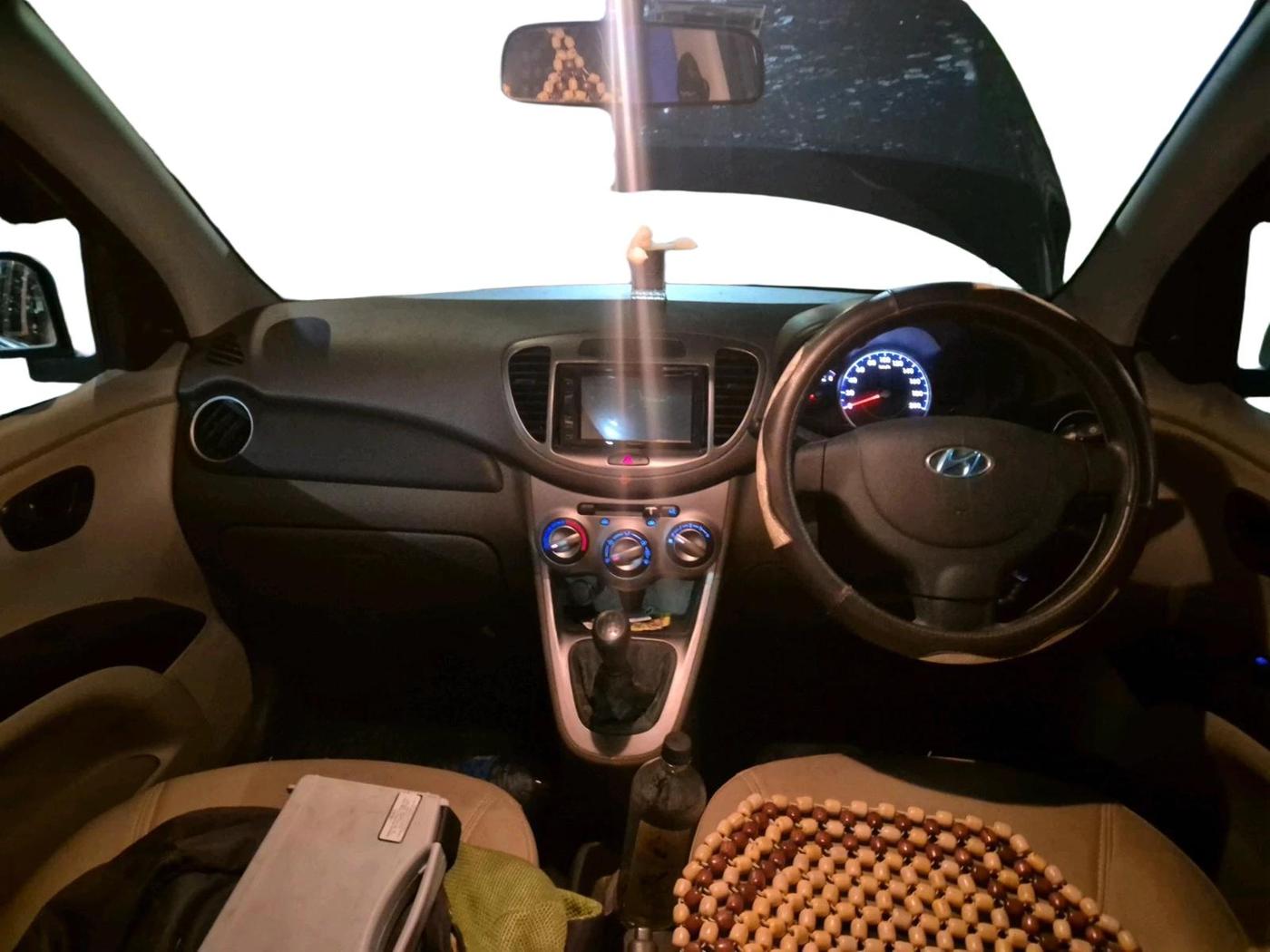 2015 Hyundai i10 MAGNA 1.1, Petrol, Manual, 12,811 km, interior