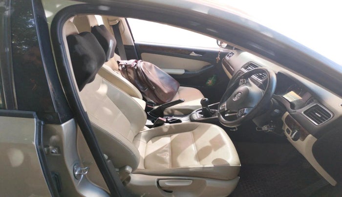 2012 Volkswagen Jetta COMFORTLINE TDI, Diesel, Manual, 1,00,766 km, interior