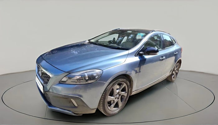 2014 Volvo V40 Cross Country D3, Diesel, Automatic, 1,45,612 km, exterior