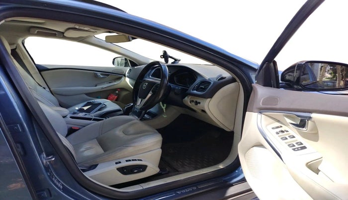 2014 Volvo V40 Cross Country D3, Diesel, Automatic, 1,45,612 km, interior