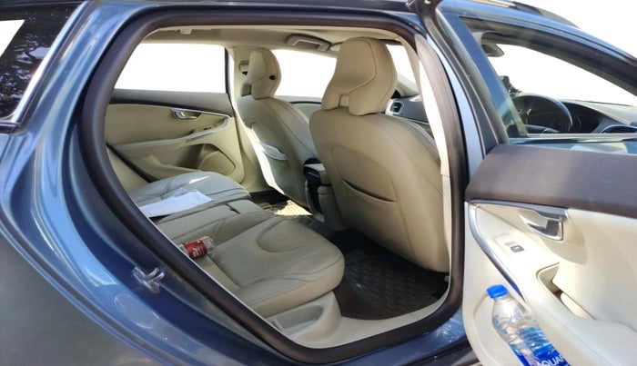 2014 Volvo V40 Cross Country D3, Diesel, Automatic, 1,45,612 km, interior