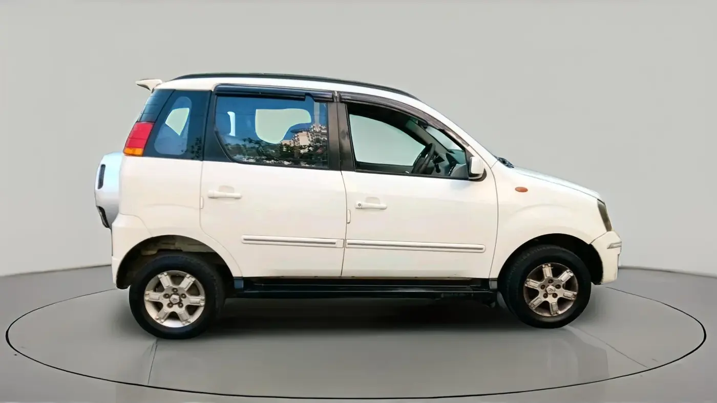 2013 Mahindra Quanto C8, Diesel, Manual, 90,433 km, exterior