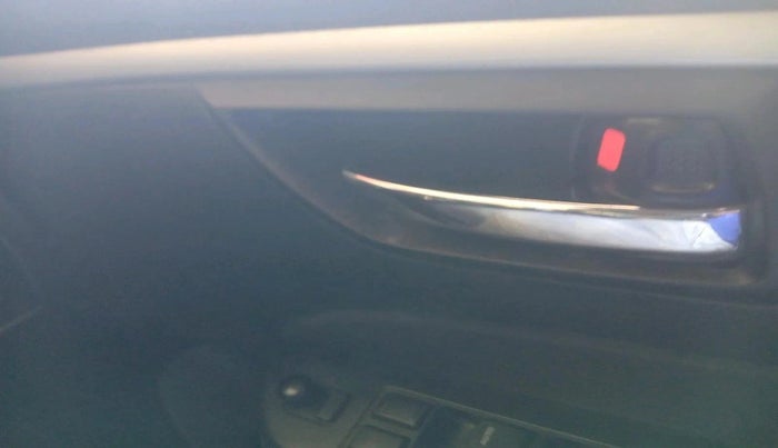 2015 Maruti Swift VXI, Petrol, Manual, 98,862 km, interior