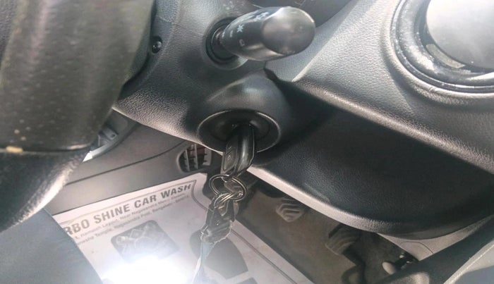 2016 Renault Kwid RXT 1.0, Petrol, Manual, 42,874 km, interior