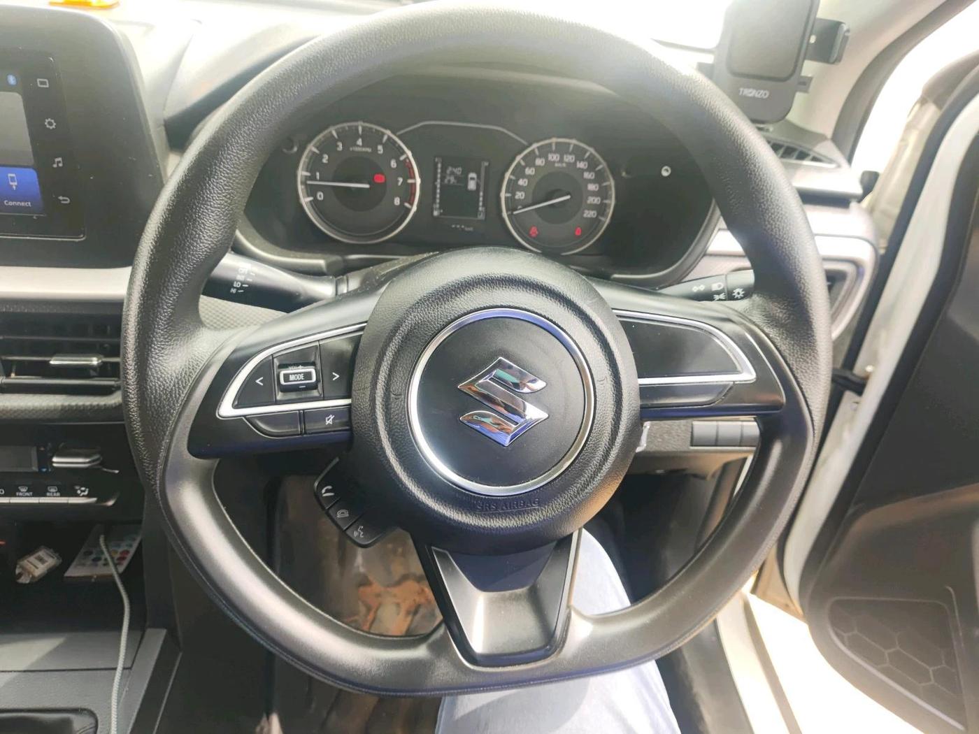 2023 Maruti BREZZA VXI, Petrol, Manual, 29,318 km, interior