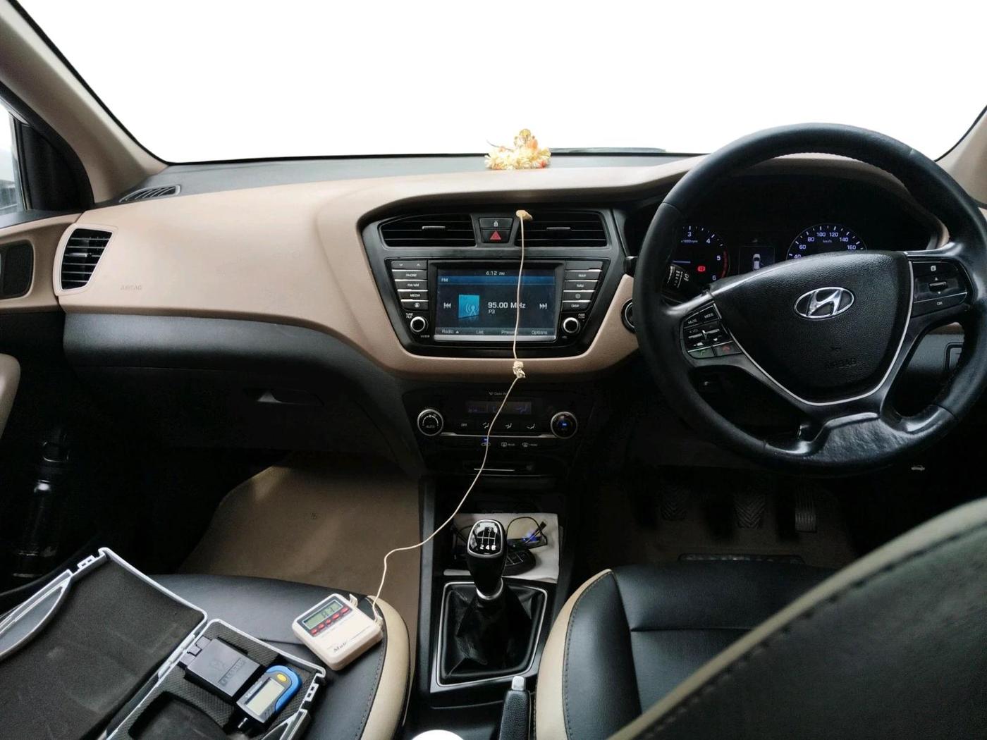 2015 Hyundai Elite i20 ASTA 1.4 CRDI (O), Diesel, Manual, 1,64,853 km, interior