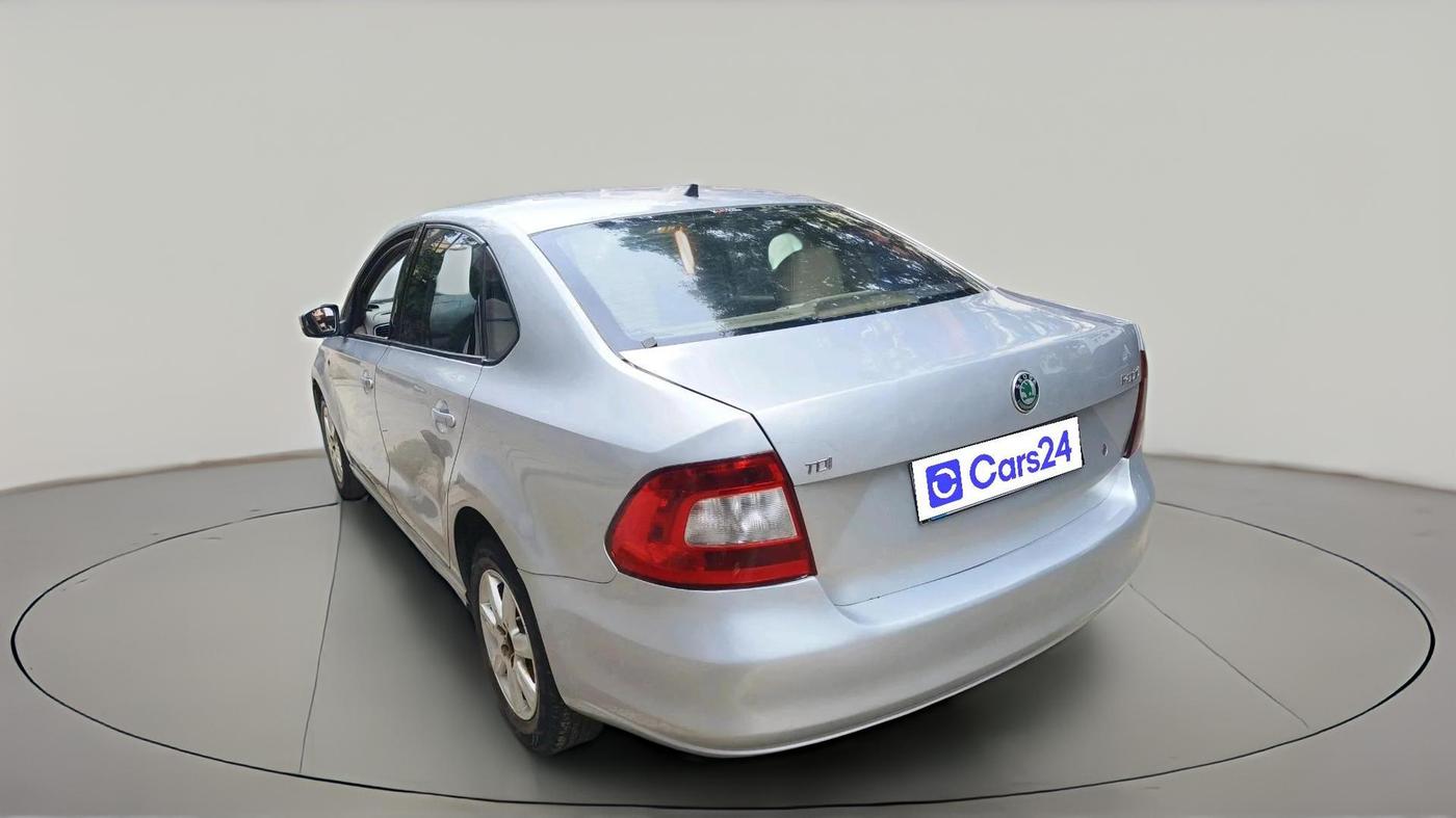 2012 Skoda Rapid AMBITION 1.6 TDI CR MT, Diesel, Manual, 82,909 km, exterior