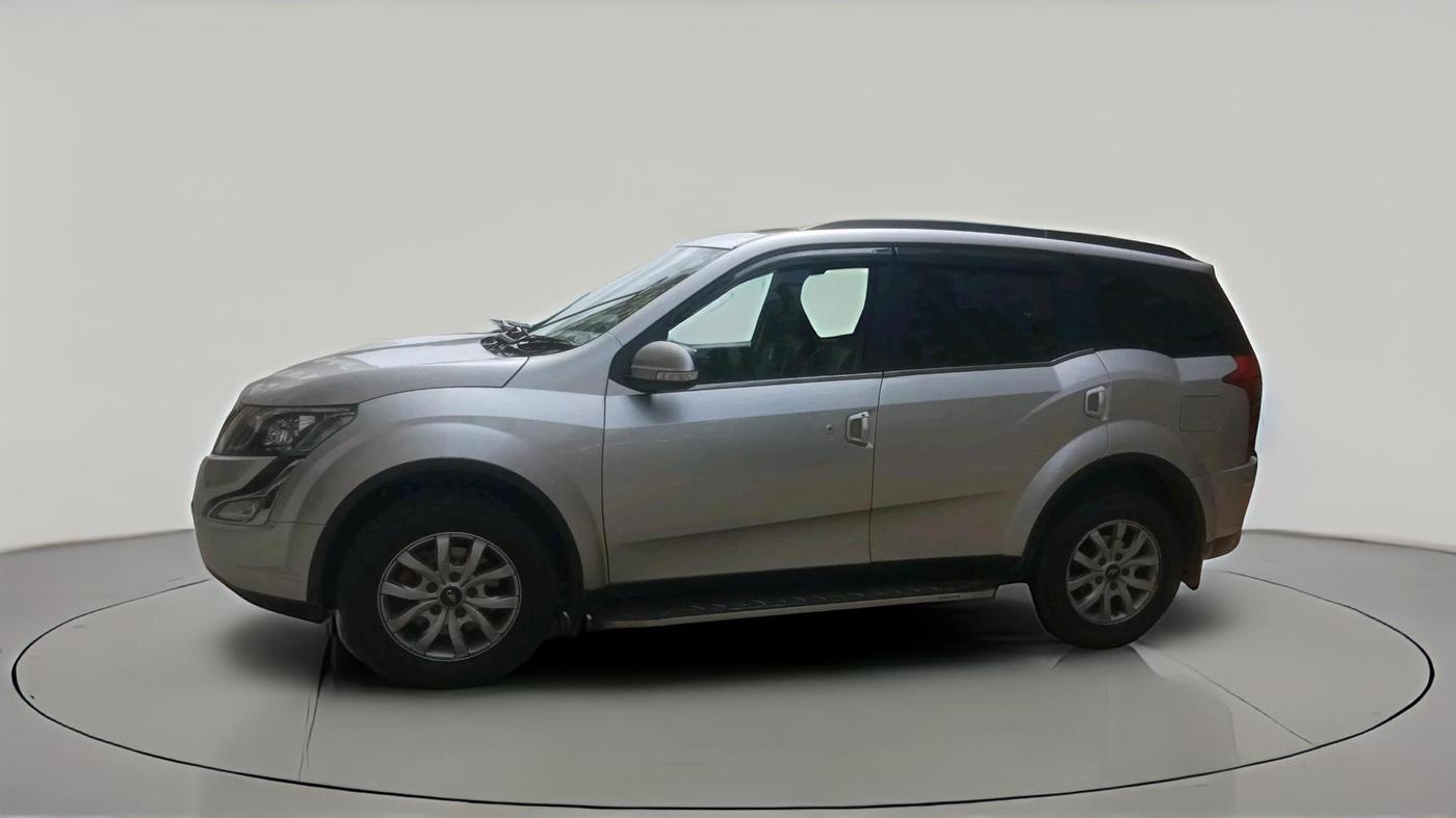 2015 Mahindra XUV500 W10, Diesel, Manual, 1,12,122 km, exterior