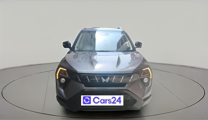 2024 Mahindra XUV 3XO AX5L 1.2 TGDi AT, Petrol, Automatic, 10,104 km, exterior