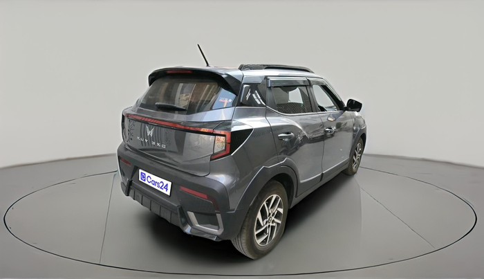 2024 Mahindra XUV 3XO AX5L 1.2 TGDi AT, Petrol, Automatic, 10,104 km, exterior