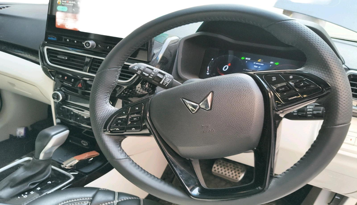 2024 Mahindra XUV 3XO AX5L 1.2 TGDi AT, Petrol, Automatic, 10,104 km, interior