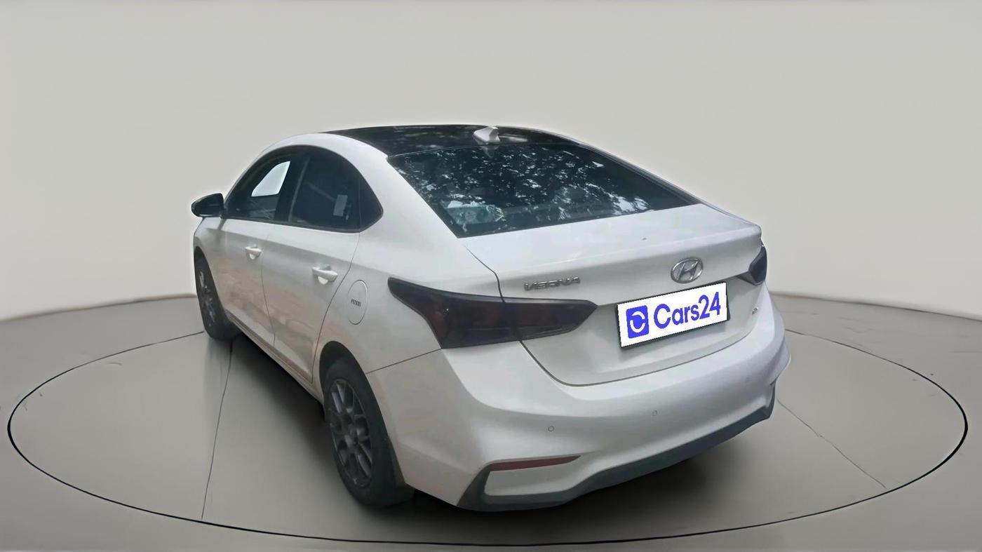 2018 Hyundai Verna 1.6 VTVT SX, Petrol, Manual, 27,281 km, exterior