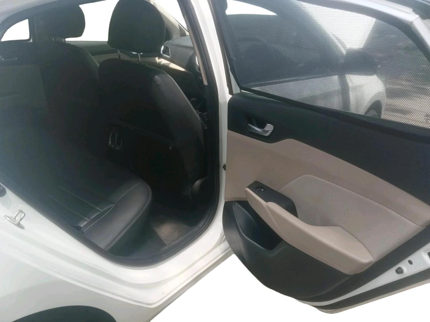 2018 Hyundai Verna 1.6 VTVT SX, Petrol, Manual, 27,281 km, interior