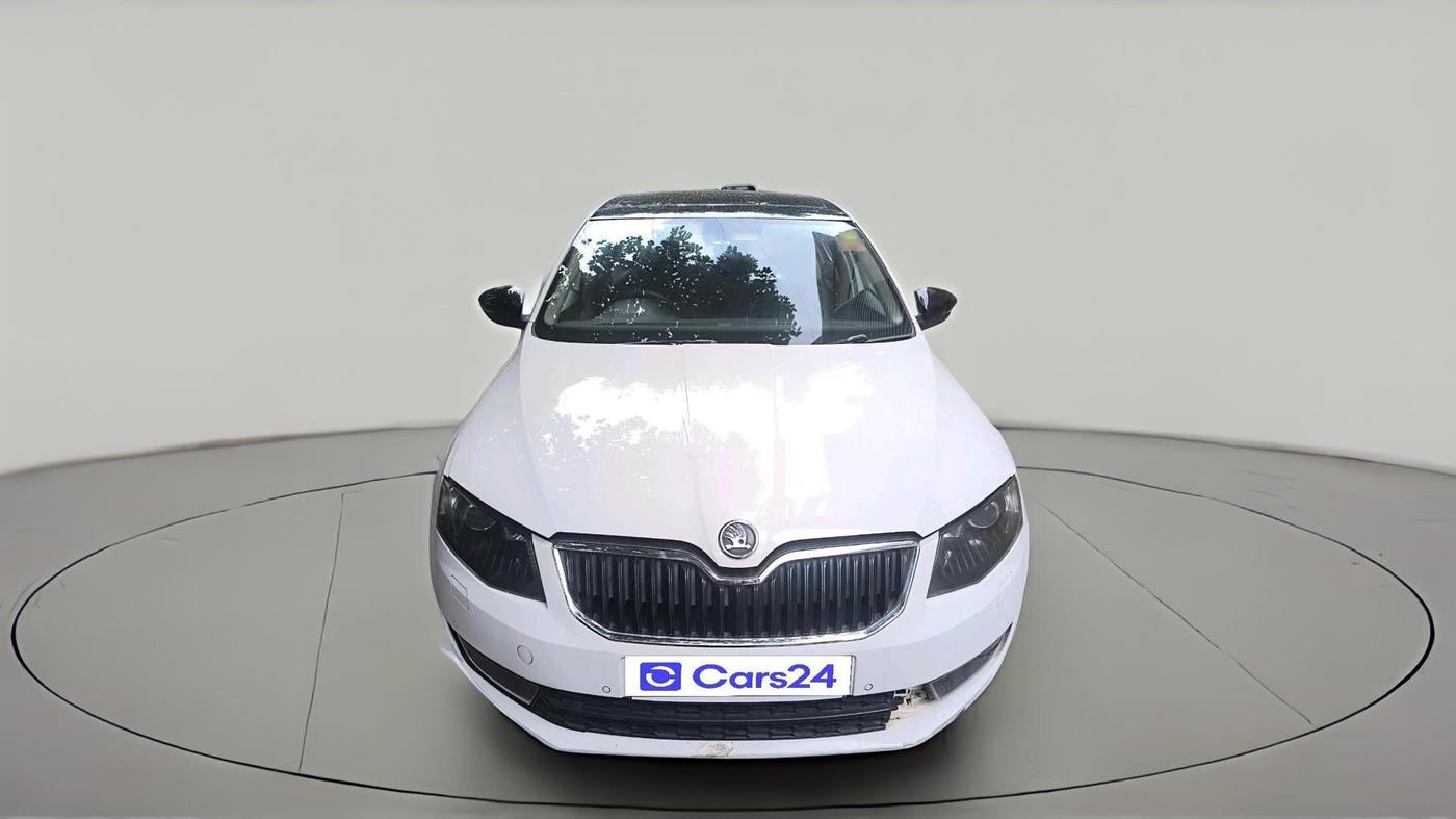 2014 Skoda Octavia ELEGANCE 2.0 TDI AT, Diesel, Automatic, 1,25,365 km, exterior