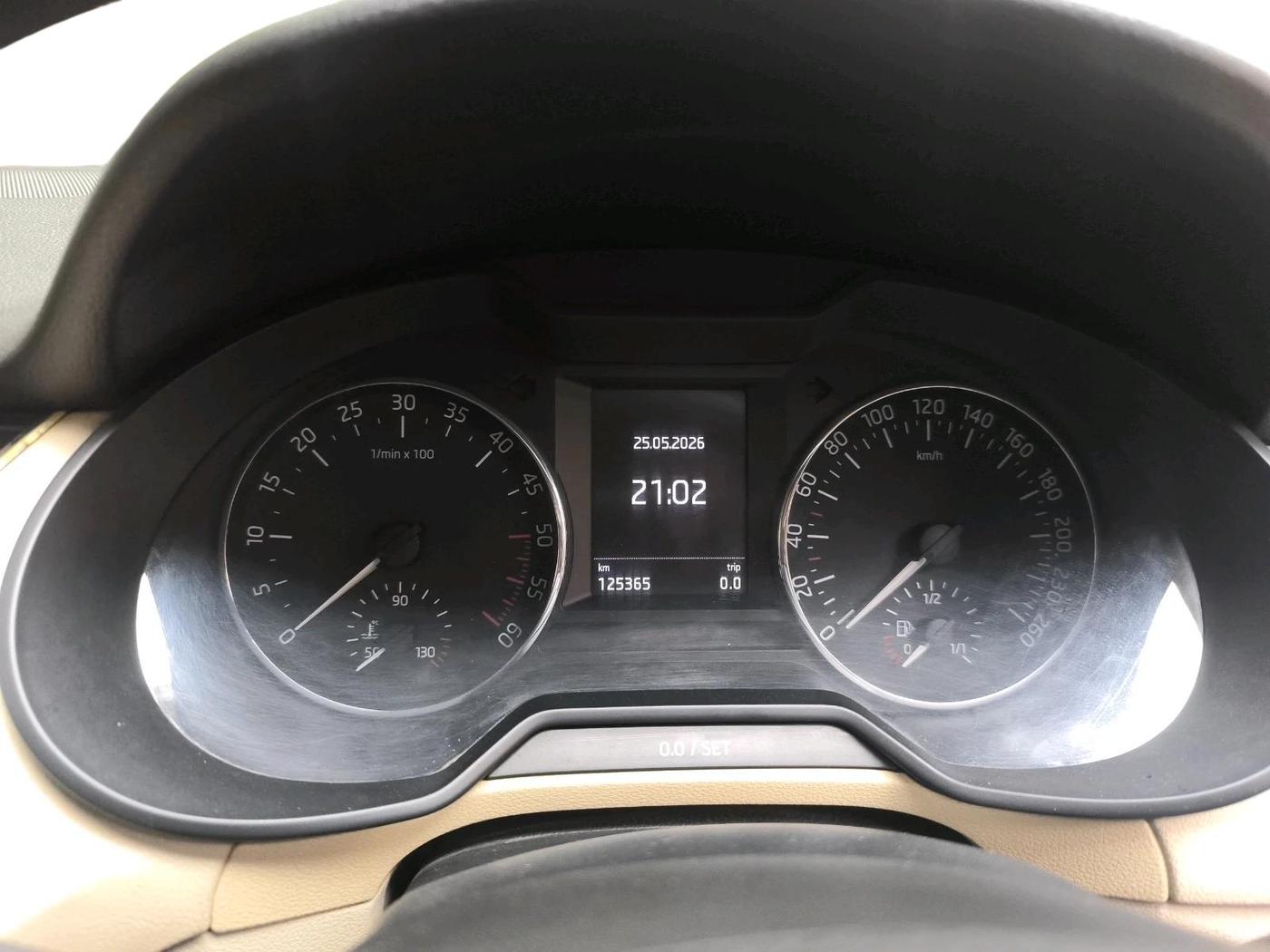 2014 Skoda Octavia ELEGANCE 2.0 TDI AT, Diesel, Automatic, 1,25,365 km, interior
