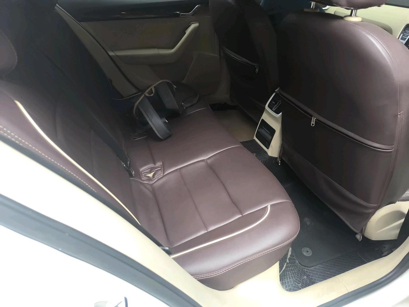2014 Skoda Octavia ELEGANCE 2.0 TDI AT, Diesel, Automatic, 1,25,365 km, interior