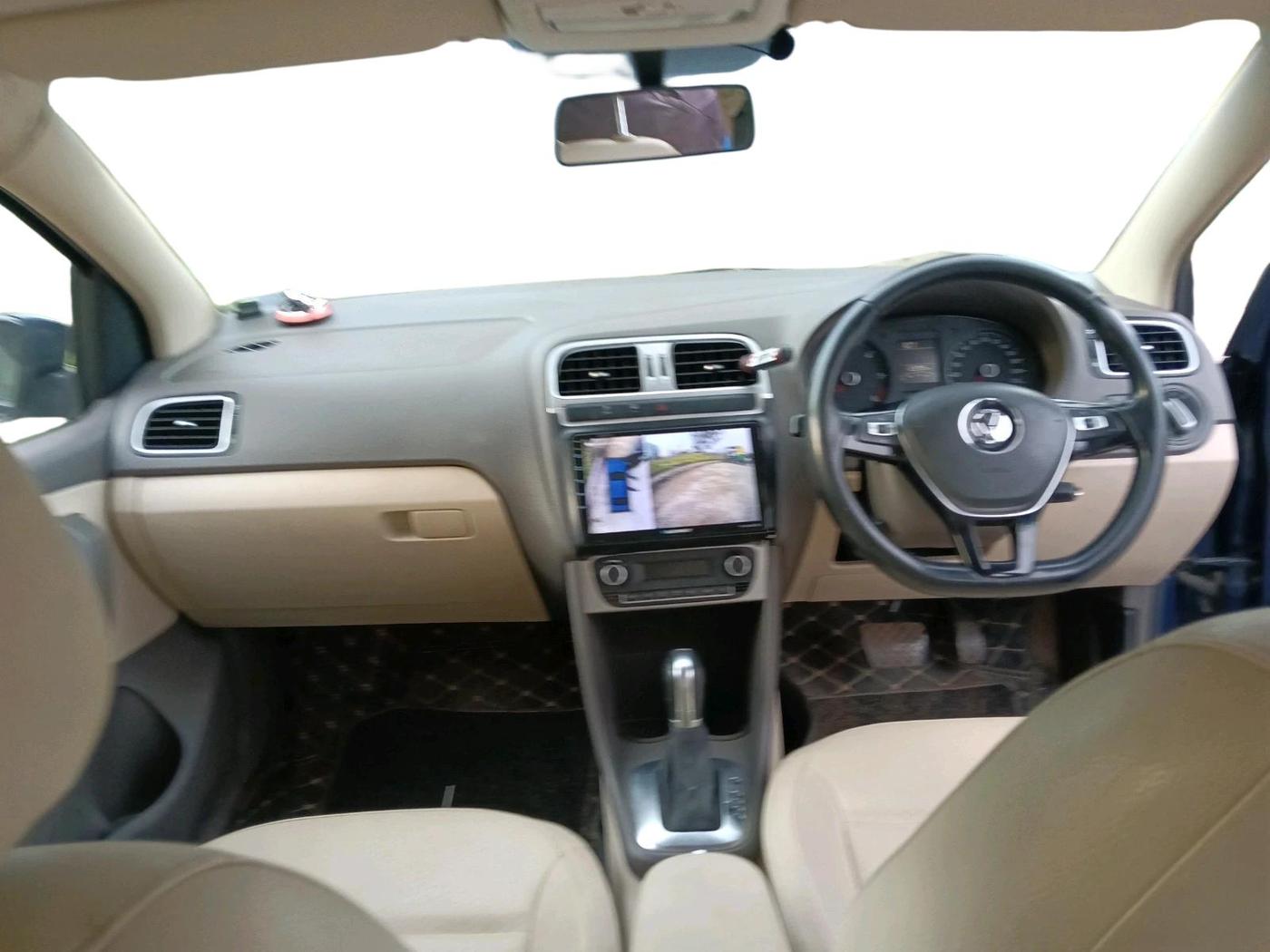 2015 Volkswagen Vento HIGHLINE 1.5 AT, Diesel, Automatic, 1,23,999 km, interior
