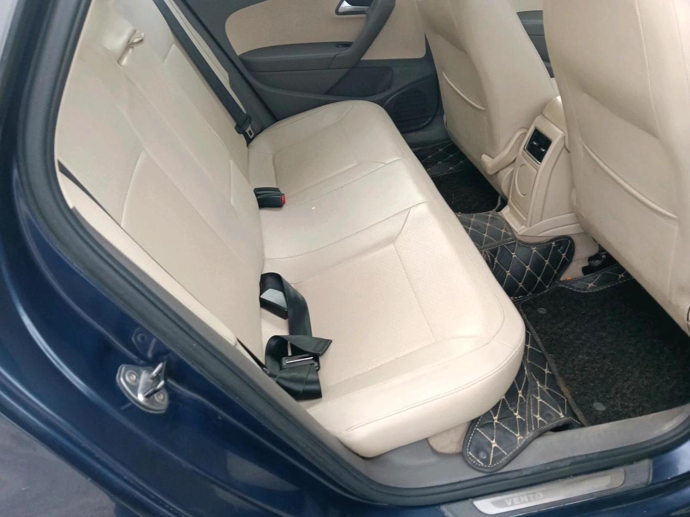 2015 Volkswagen Vento HIGHLINE 1.5 AT, Diesel, Automatic, 1,23,999 km, interior