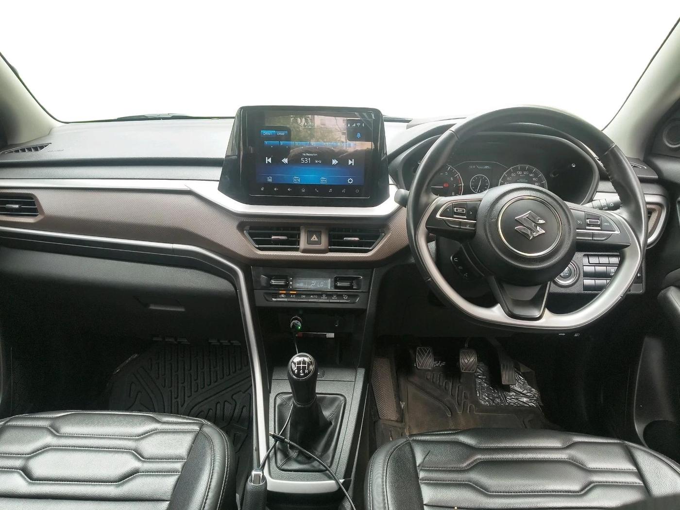 2022 Maruti BREZZA ZXI + SMART HYBRID, Petrol, Manual, 30,591 km, interior