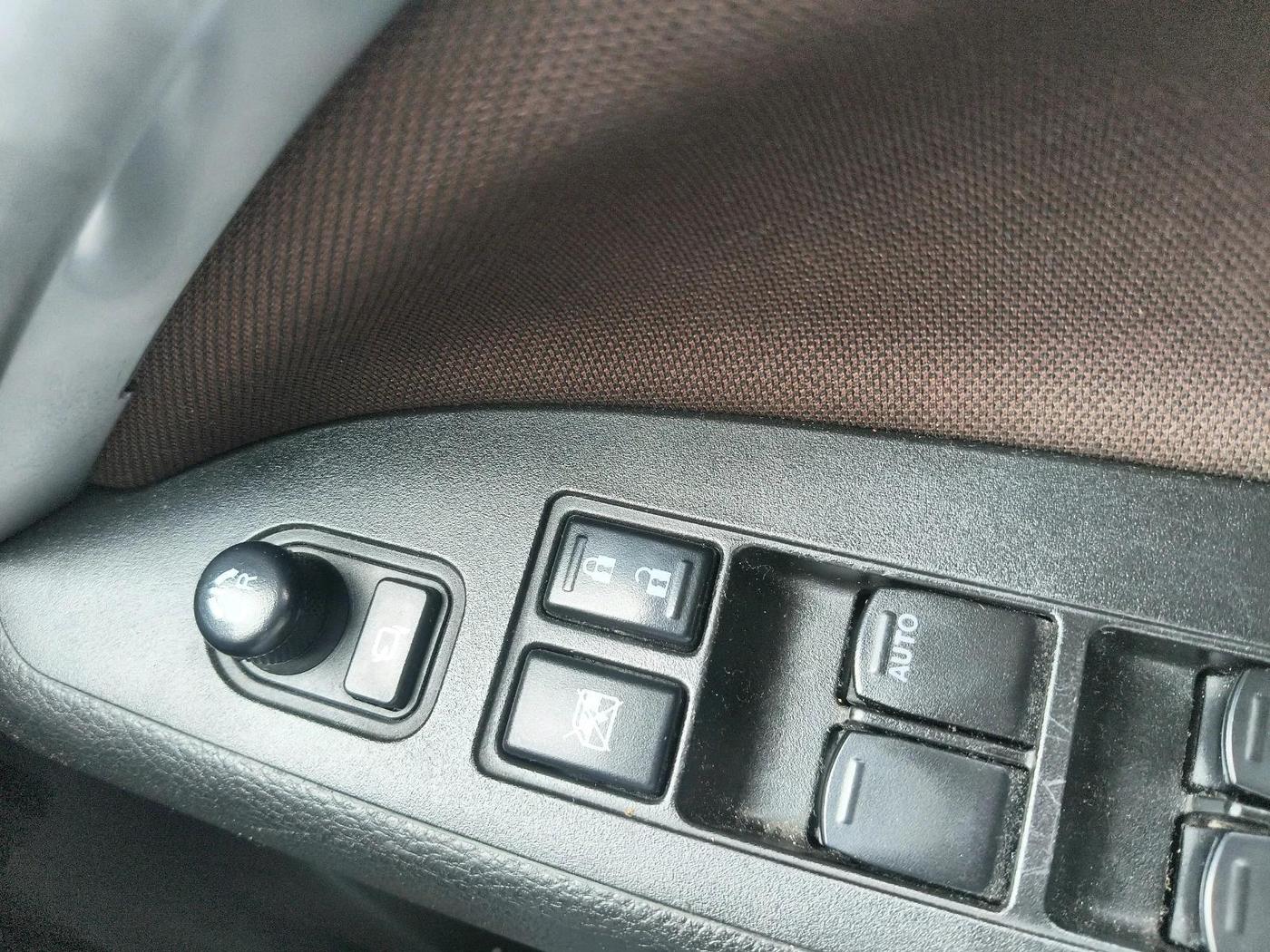 2022 Maruti BREZZA ZXI + SMART HYBRID, Petrol, Manual, 30,591 km, interior